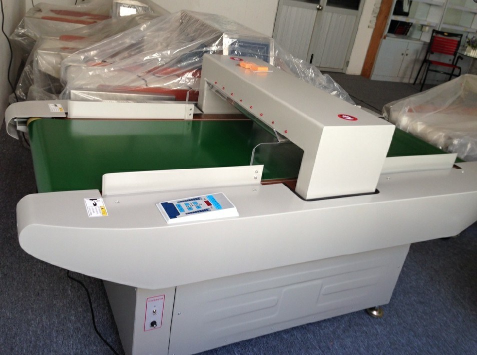 Industrial Conveyor Metal Detector , Automatic Needle Detector Machine