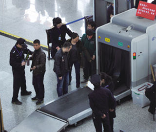 Airport / Subway X Ray Baggage Scanner Explosives Drugs Conveyor Belt